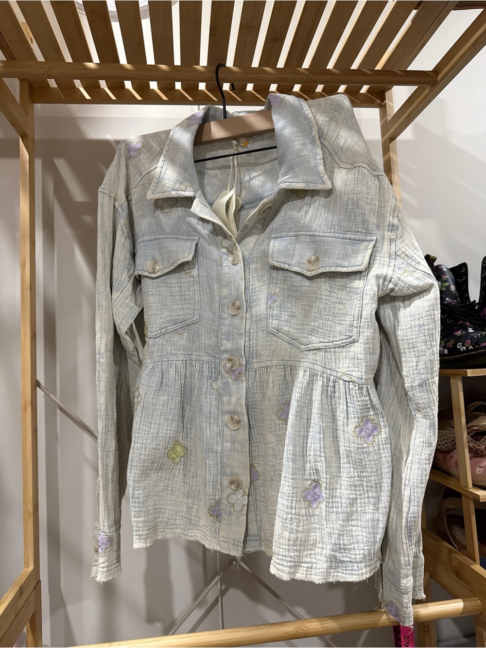 Mystree Light blue Button-Front top Pastel Floral embroidered Accents small
